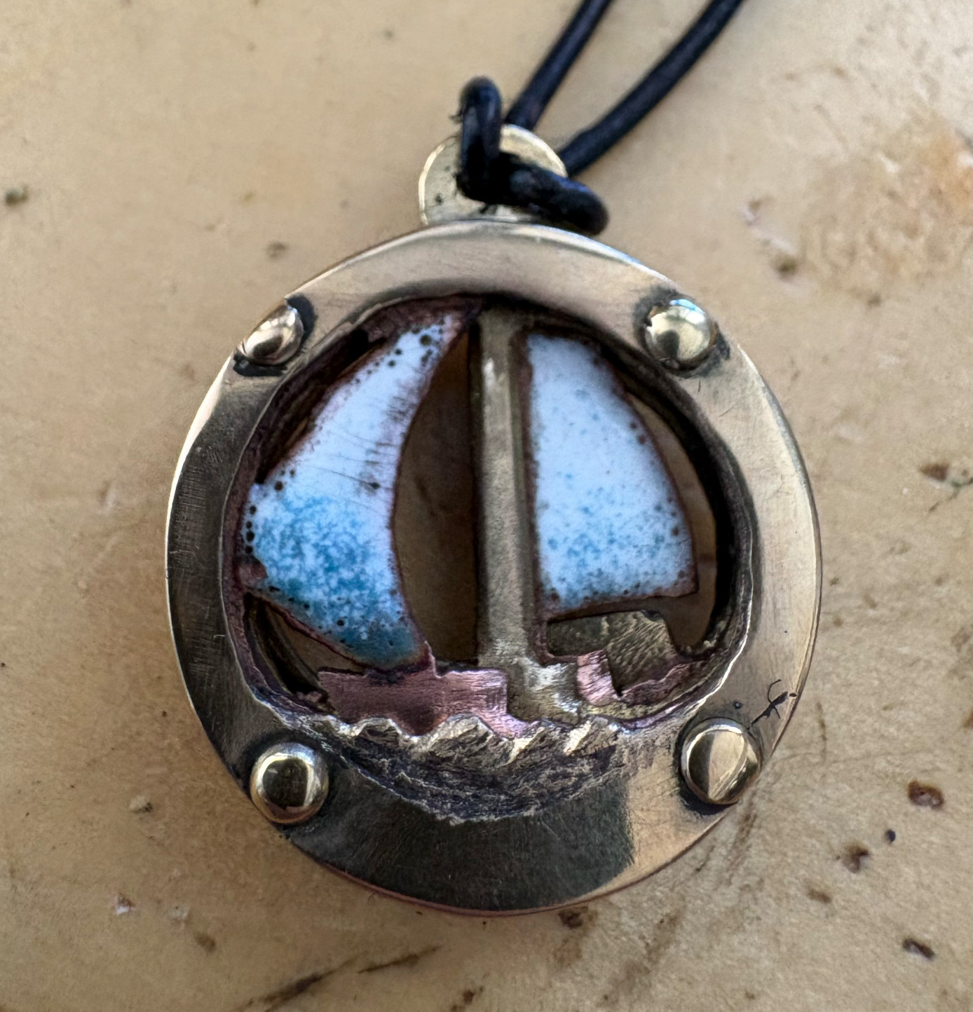 Close-up of the finished pendant
